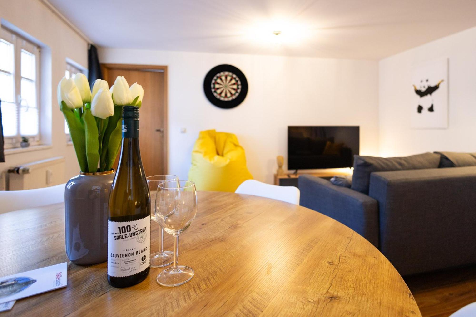 Ko-Living Space An Der Oper - Street Art Design Apartments Хале Екстериор снимка