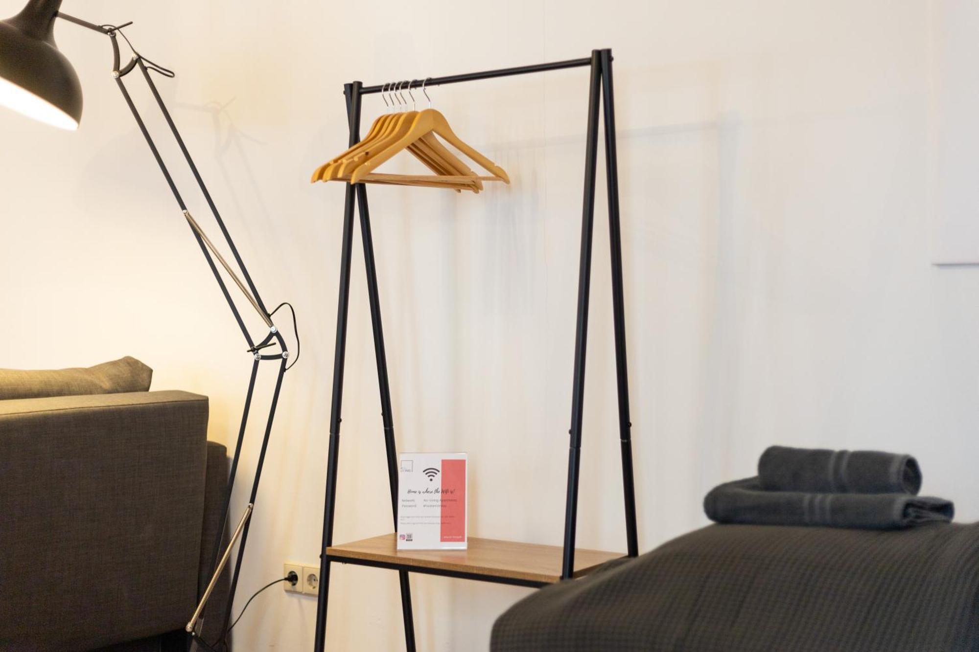 Ko-Living Space An Der Oper - Street Art Design Apartments Хале Екстериор снимка