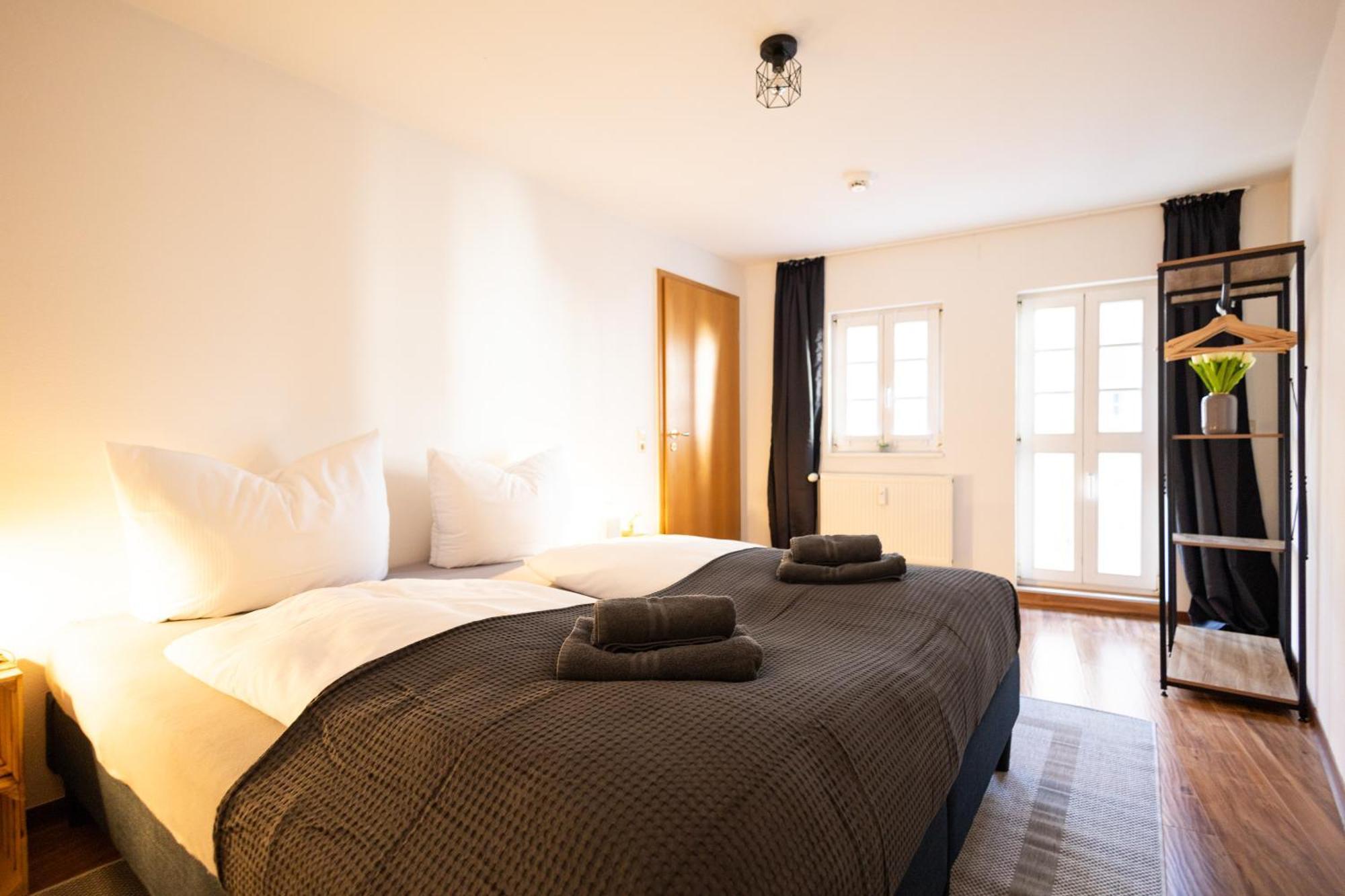 Ko-Living Space An Der Oper - Street Art Design Apartments Хале Екстериор снимка