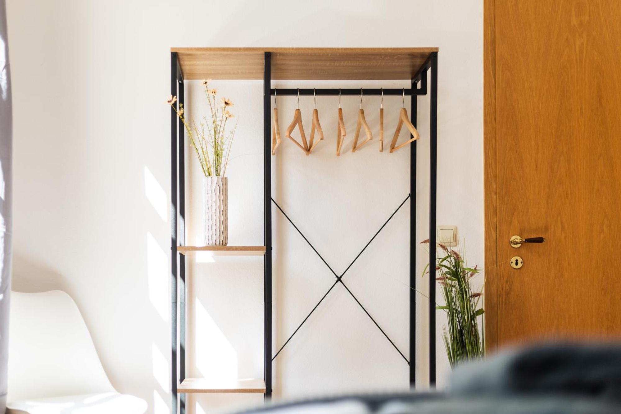 Ko-Living Space An Der Oper - Street Art Design Apartments Хале Екстериор снимка