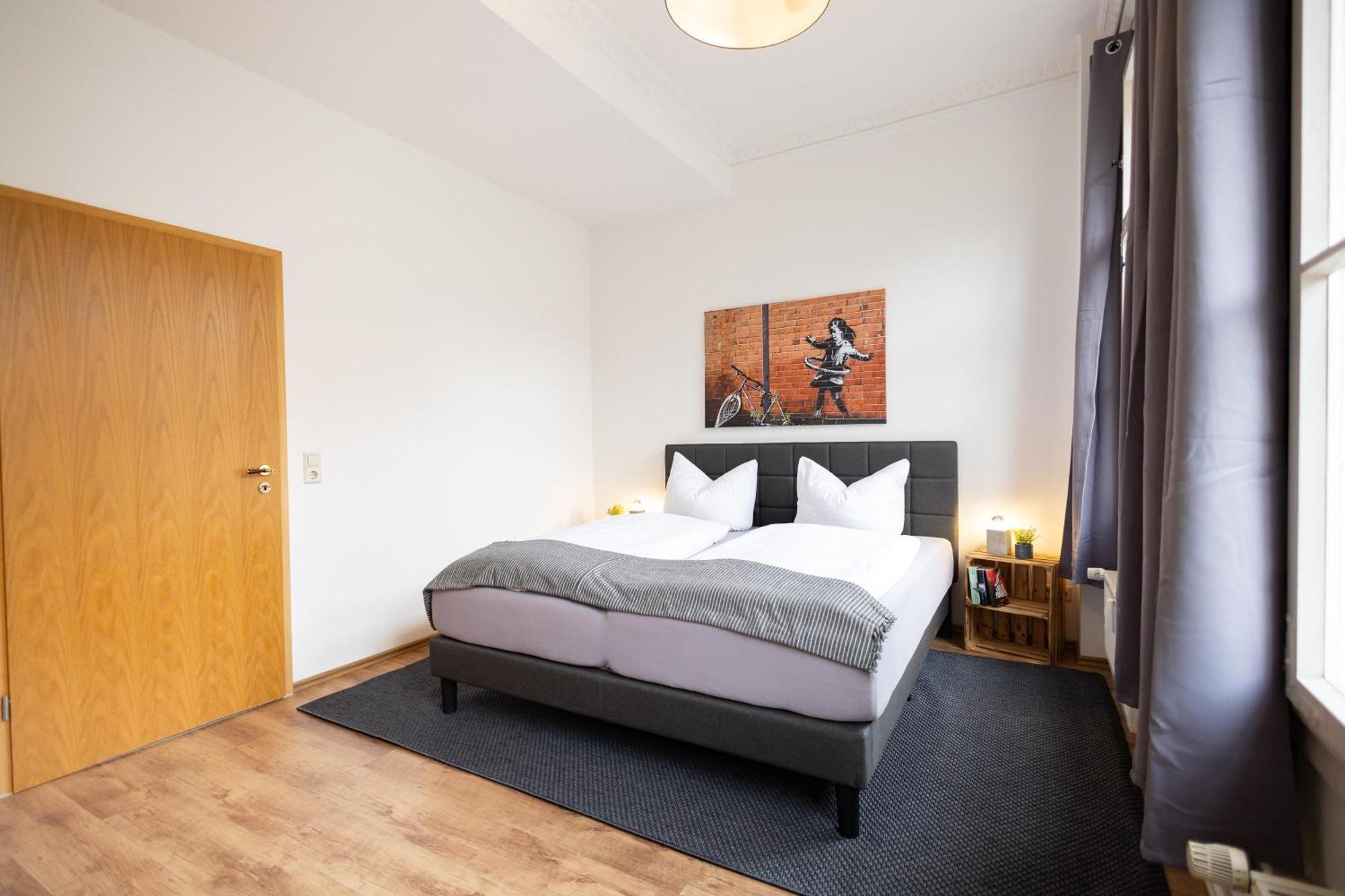 Ko-Living Space An Der Oper - Street Art Design Apartments Хале Екстериор снимка