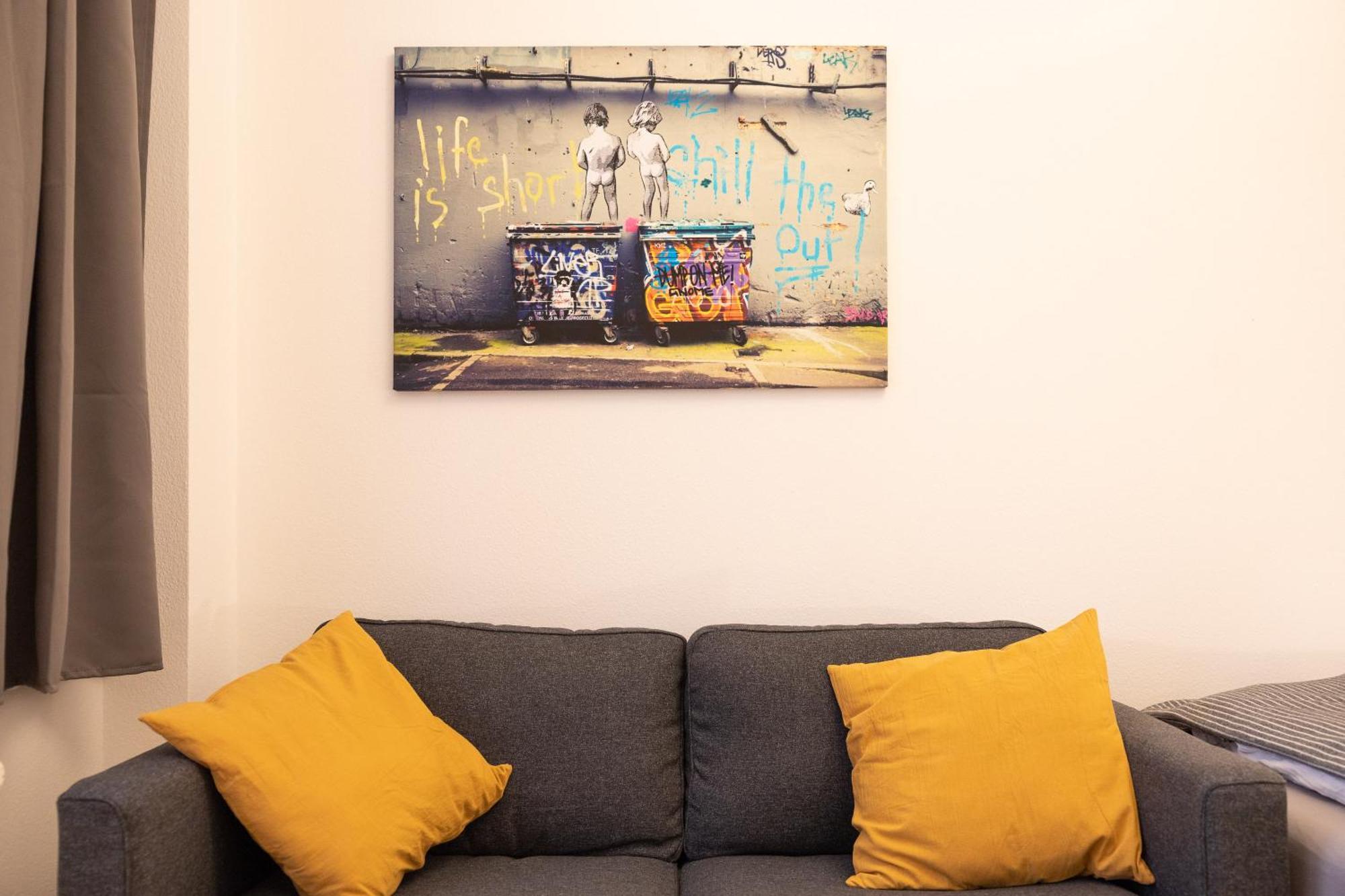 Ko-Living Space An Der Oper - Street Art Design Apartments Хале Екстериор снимка