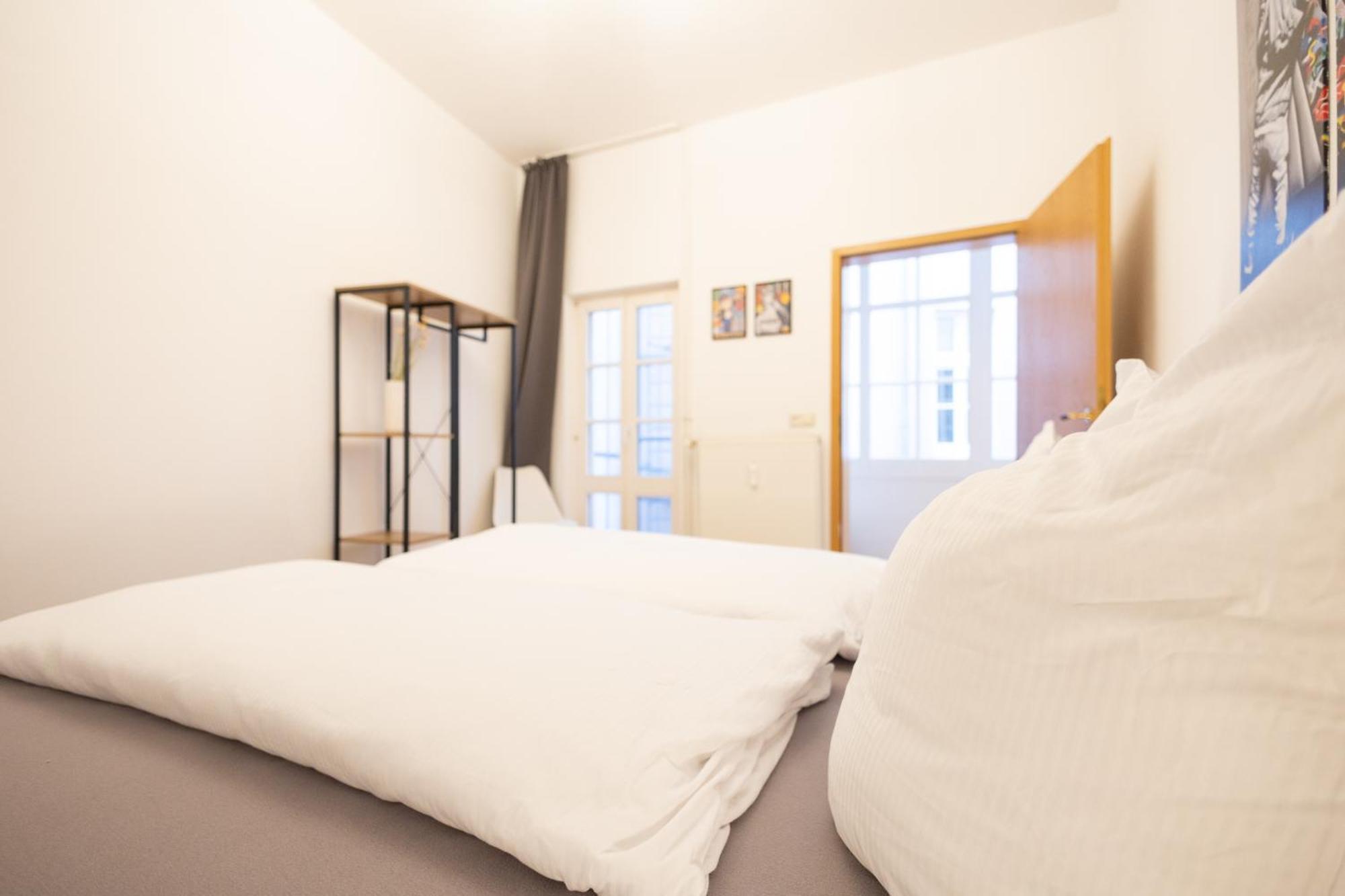 Ko-Living Space An Der Oper - Street Art Design Apartments Хале Екстериор снимка