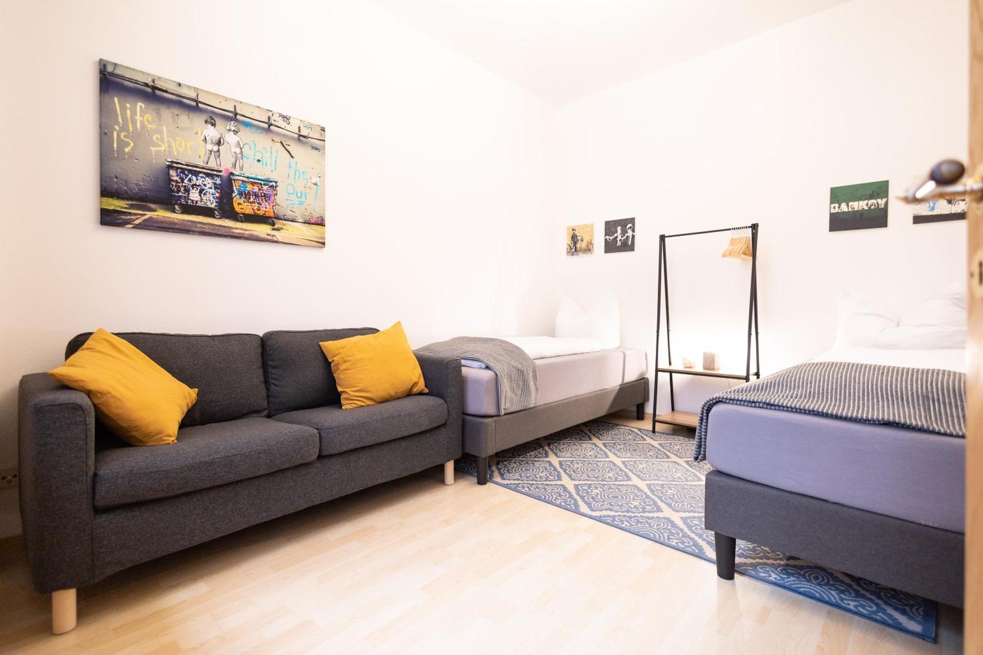 Ko-Living Space An Der Oper - Street Art Design Apartments Хале Екстериор снимка